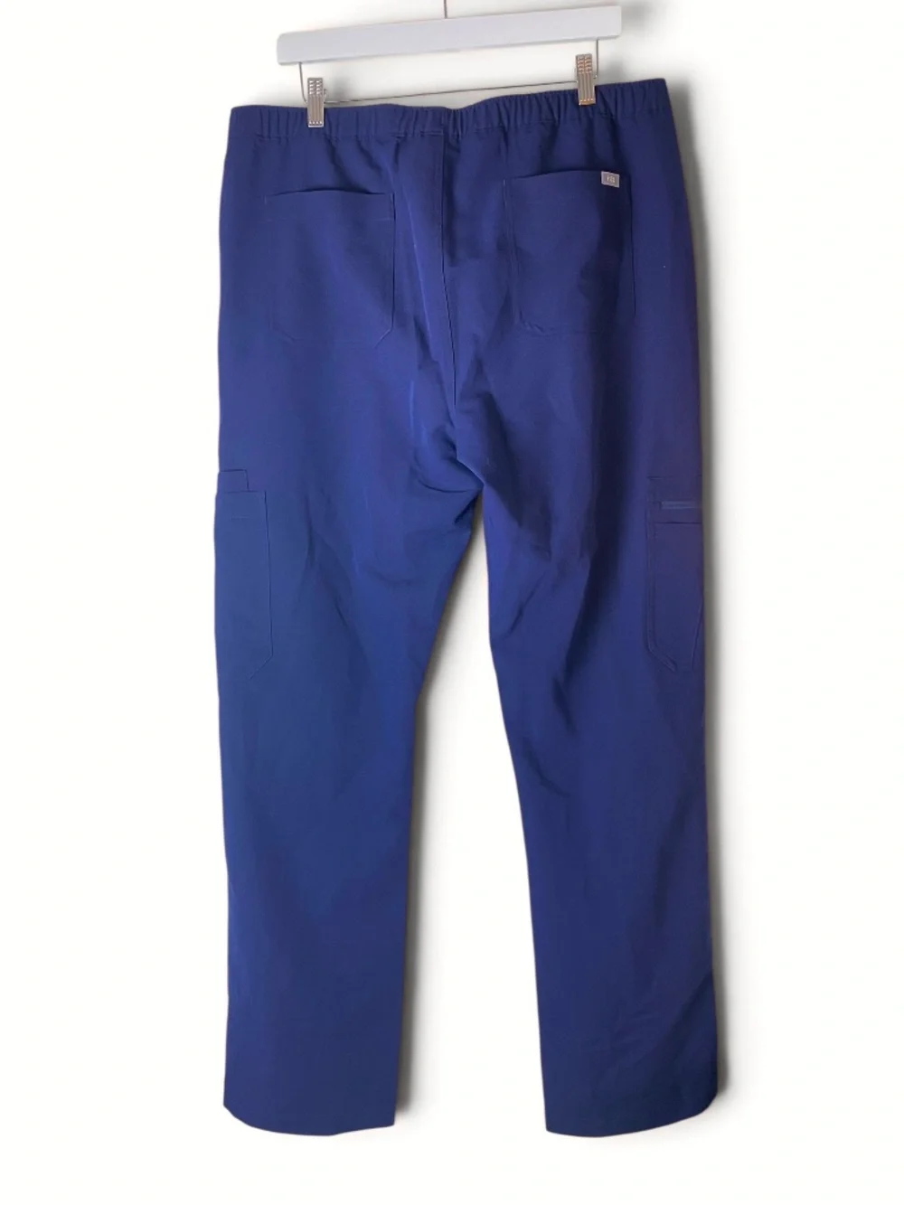 FIGS Men’s Cairo Cargo Scrub Pants Navy Blue Size XL NWT